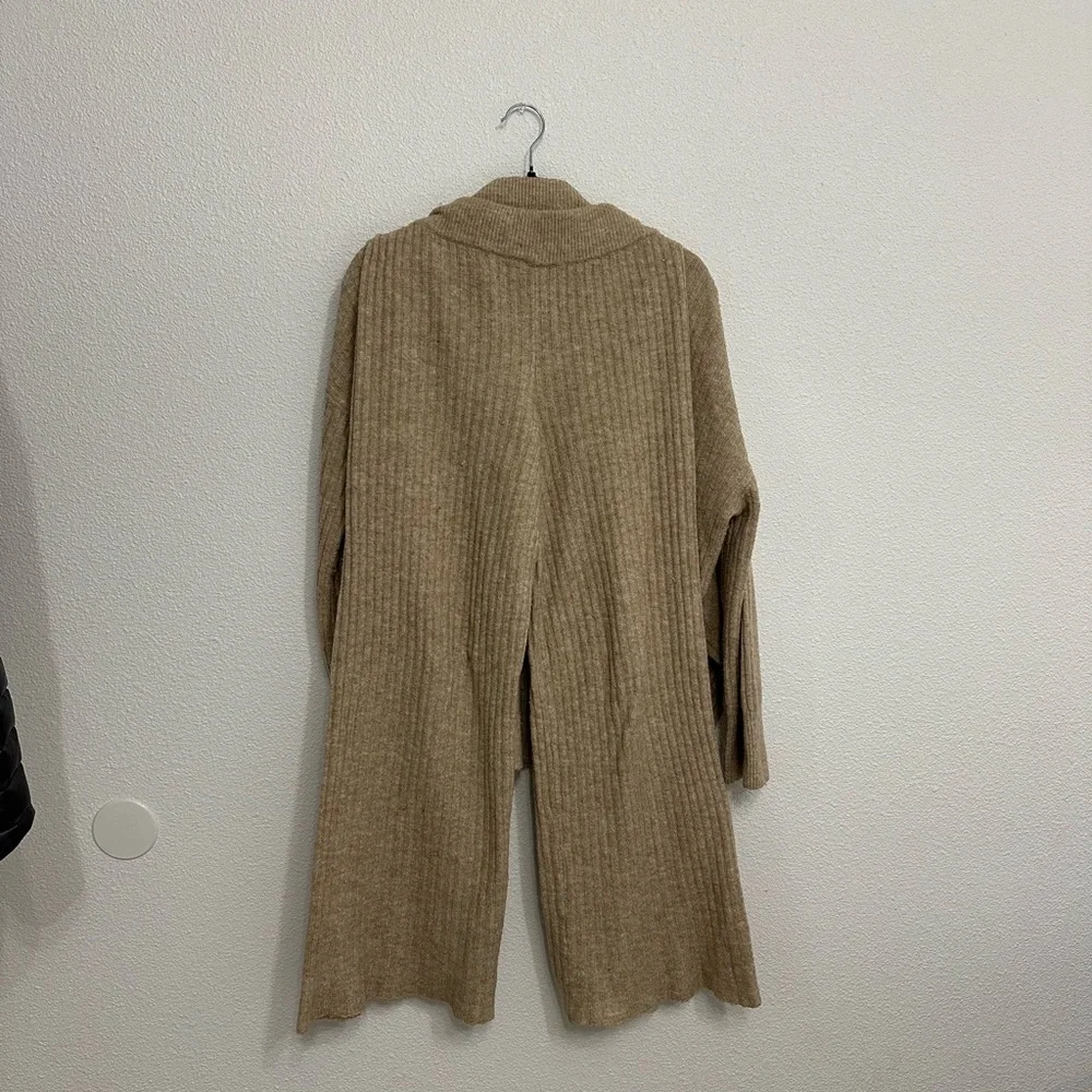 H&M Tan Women's Sweater set small - Picture 2 of 9